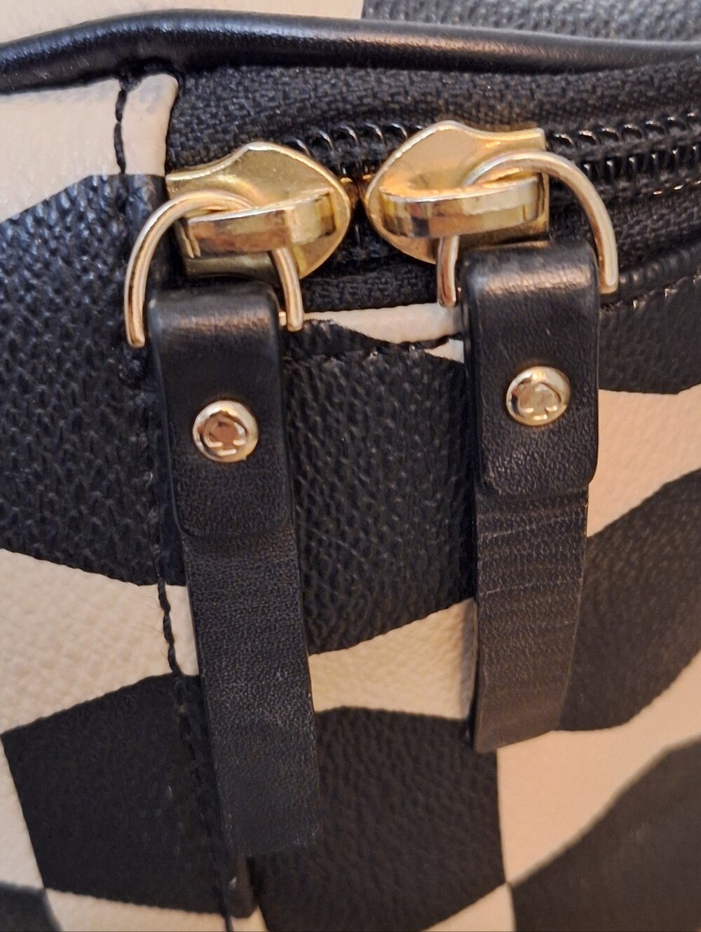 Kate Spade Cosmetic Case Black And White Bow Style - Picture 7 of 15